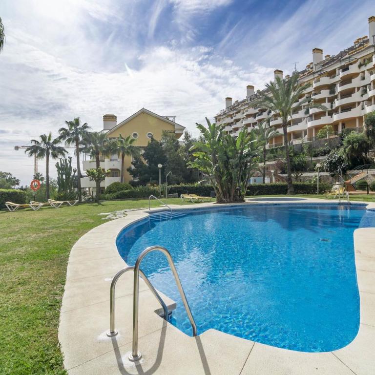 Sam65I Central 2 Bed Penthouse In Nueva Andalucia - Apartamento de 2 dormitorios con vistas al océano - 18