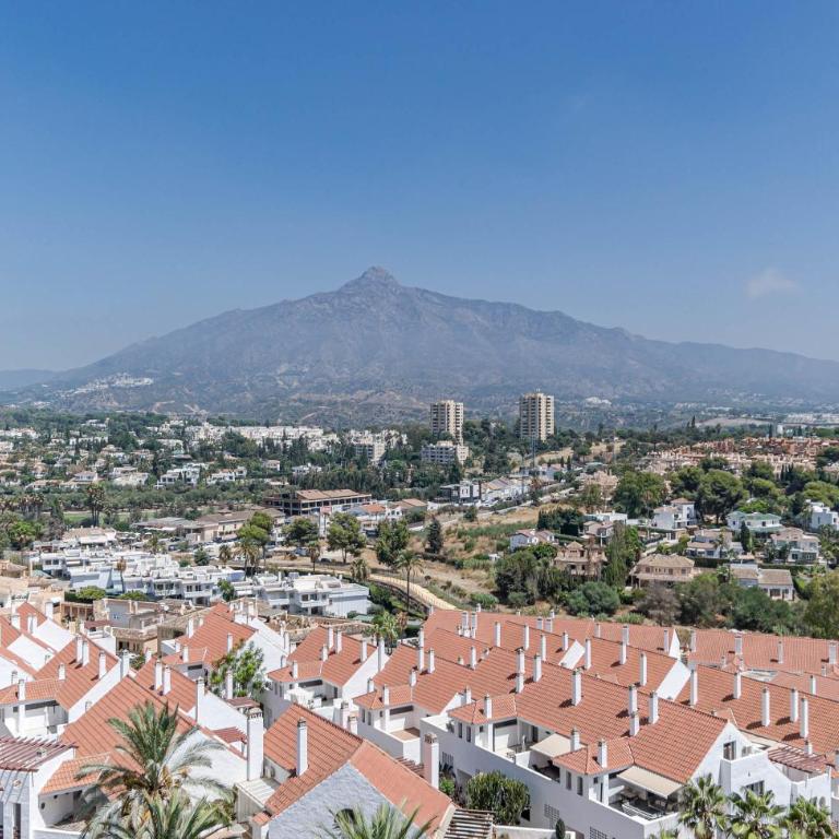 Sam65I Central 2 Bed Penthouse In Nueva Andalucia - Apartamento de 2 dormitorios con vistas al océano - 26