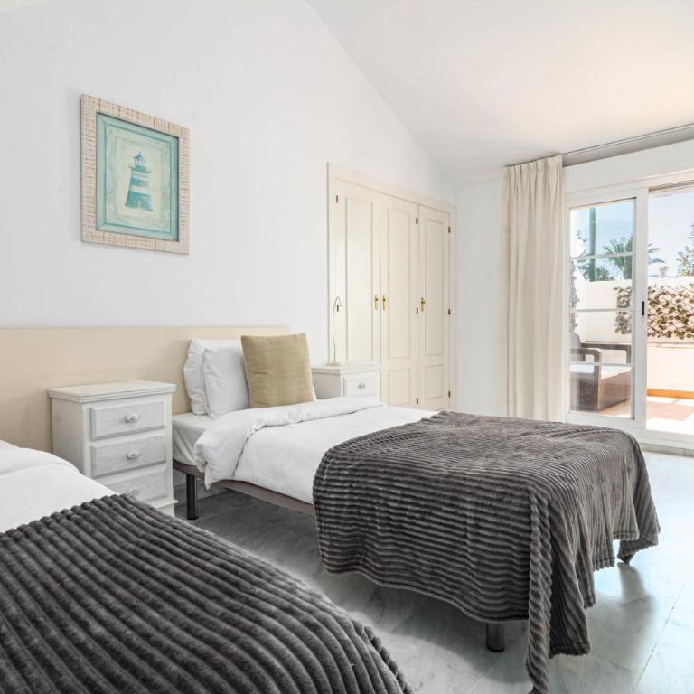Sam65I Central 2 Bed Penthouse In Nueva Andalucia - Apartamento de 2 dormitorios con vistas al océano - 60
