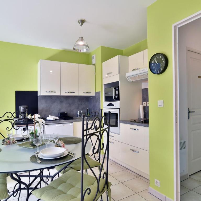 Le Petit Émeraude - 800m de la Plage - Appartement - 2