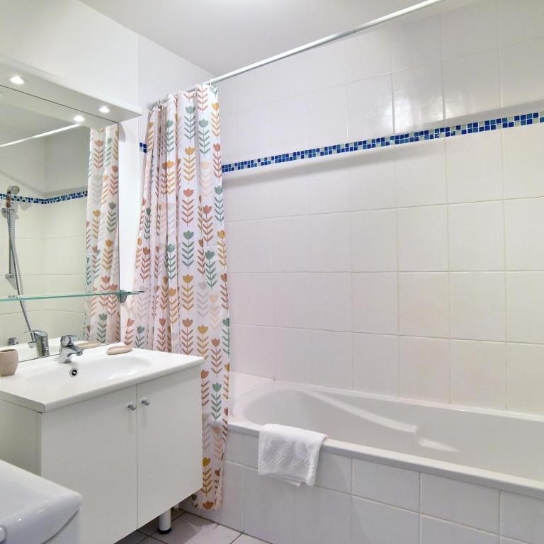 Le Petit Émeraude - 800m de la Plage - Appartement - 4