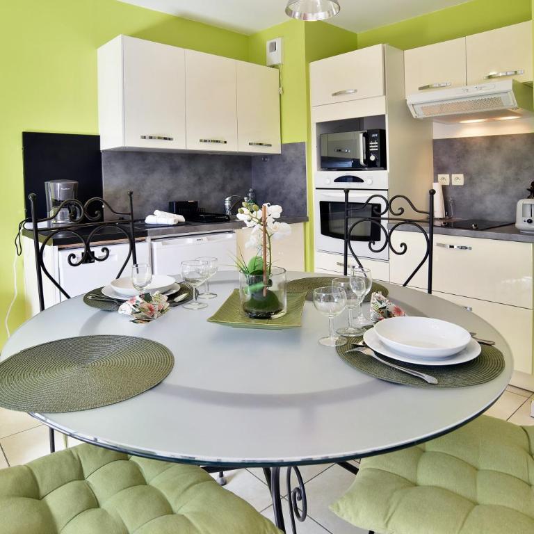 Le Petit Émeraude - 800m de la Plage - Appartement - 8