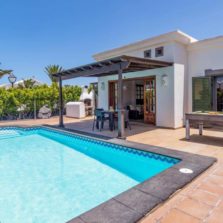 Villa Victoria Luz by Villa Plus - Villa - 1