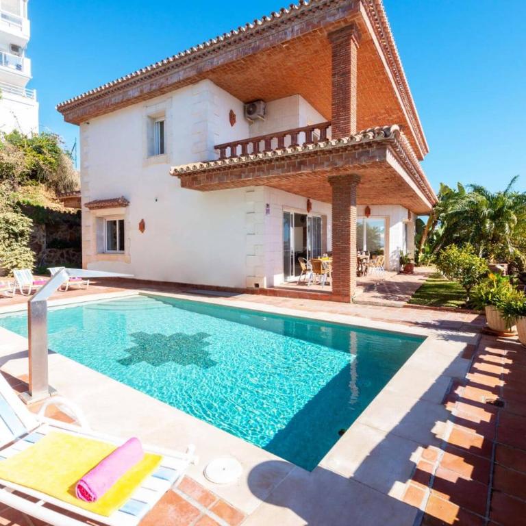 Villa Mirasol by Villa Plus - Villa - 2