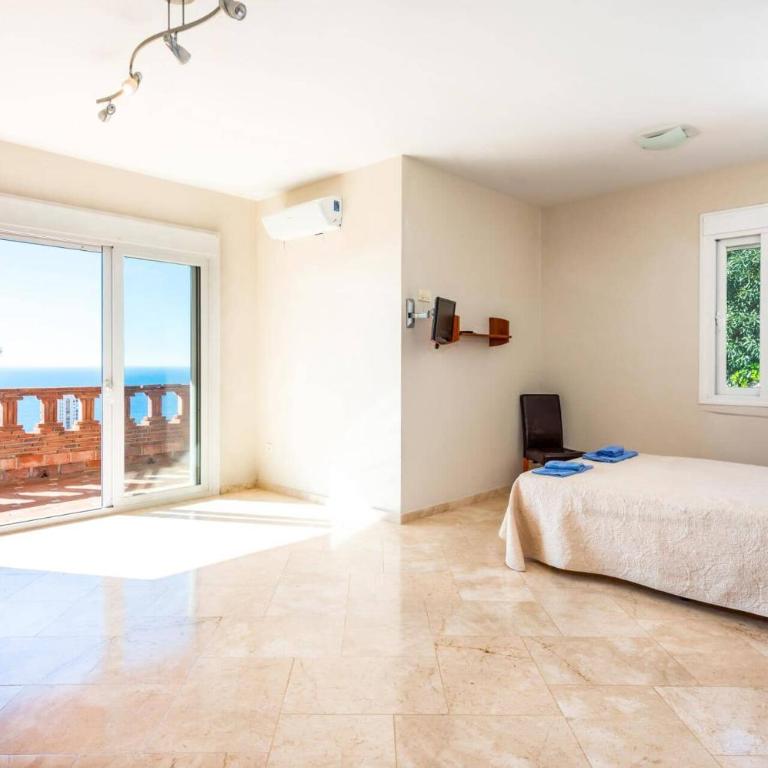 Villa Mirasol by Villa Plus - Villa - 9