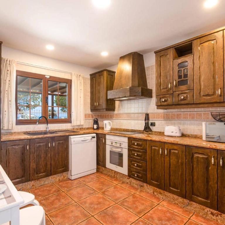 Villa Breezes by Villa Plus - Villa - 12