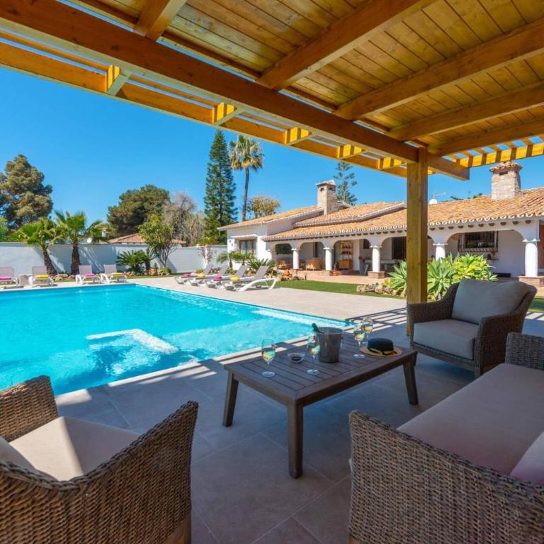 Villa Ramos by Villa Plus - Villa - 4