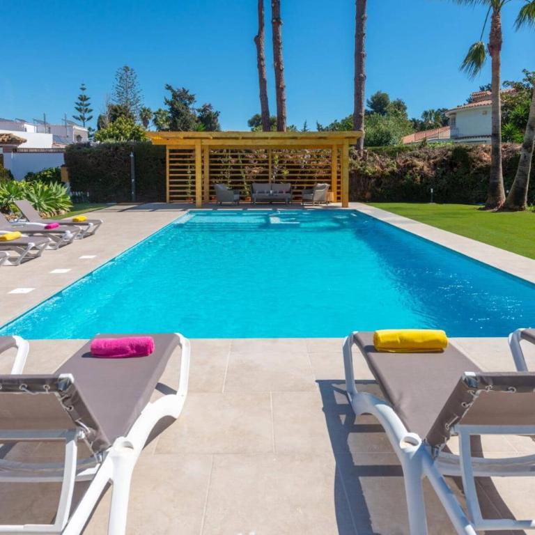 Villa Ramos by Villa Plus - Villa - 11