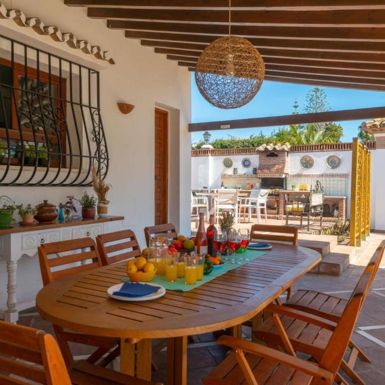 Villa Ramos by Villa Plus - Villa - 13