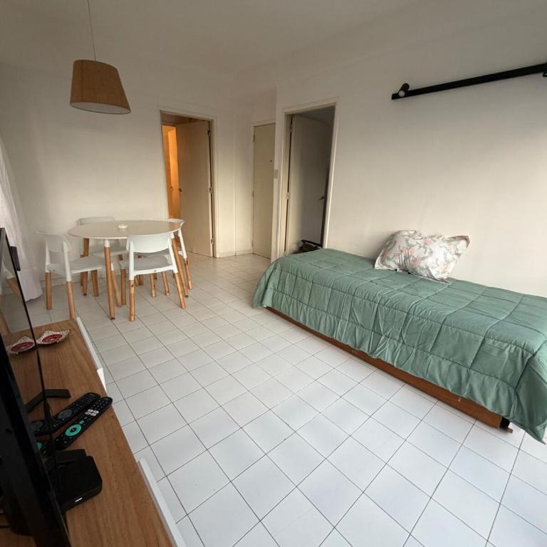 Departamento zona Guemes - Apartamento de 1 dormitorio - 2