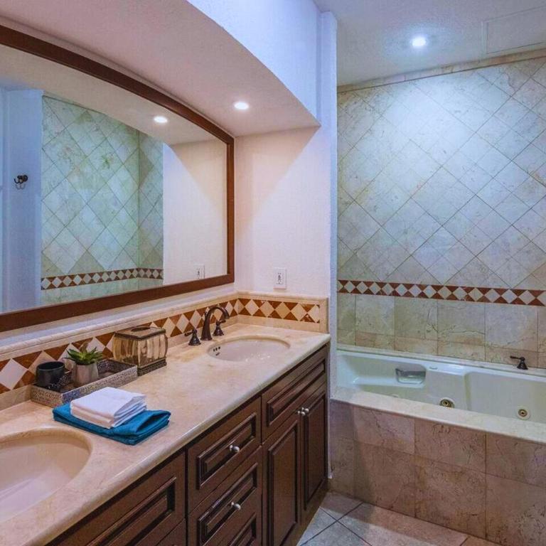 Spacious 4 bedroom Condo with expansive Ocean Views and luxurous features - #910 Sonoran Sky - RP Vacation - Habitación Familiar Deluxe - 23