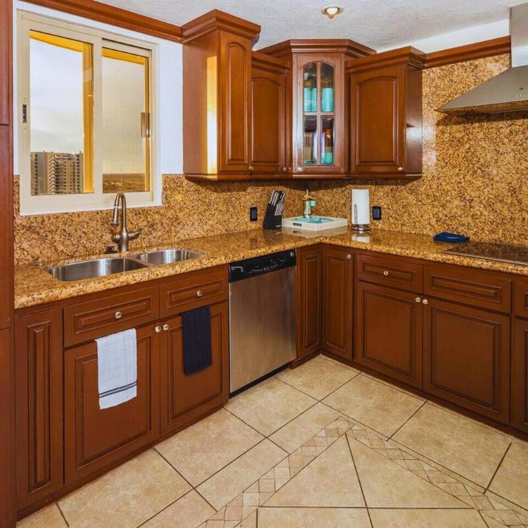 Spacious 4 bedroom Condo with expansive Ocean Views and luxurous features - #910 Sonoran Sky - RP Vacation - Habitación Familiar Deluxe - 30