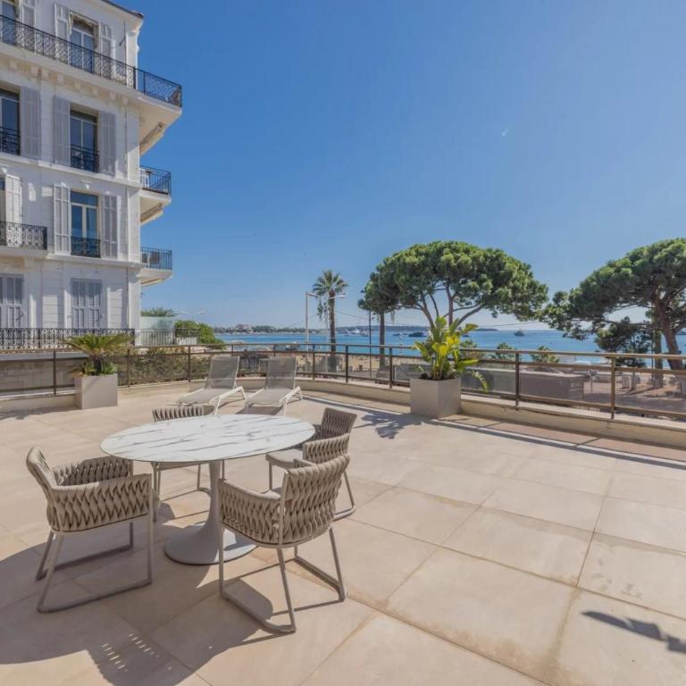 REF 1429 - Cannes Croisette - Sea view apartment for rent - Appartement - 4