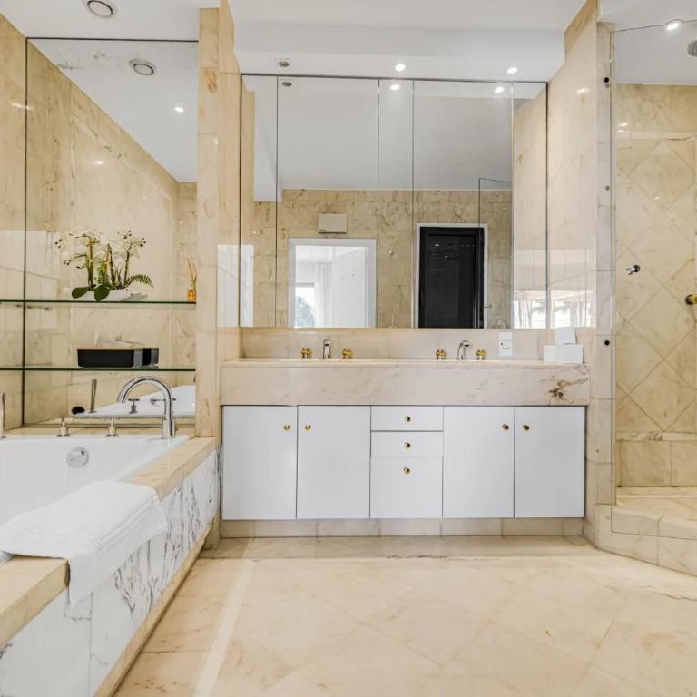 REF 1429 - Cannes Croisette - Sea view apartment for rent - Appartement - 10