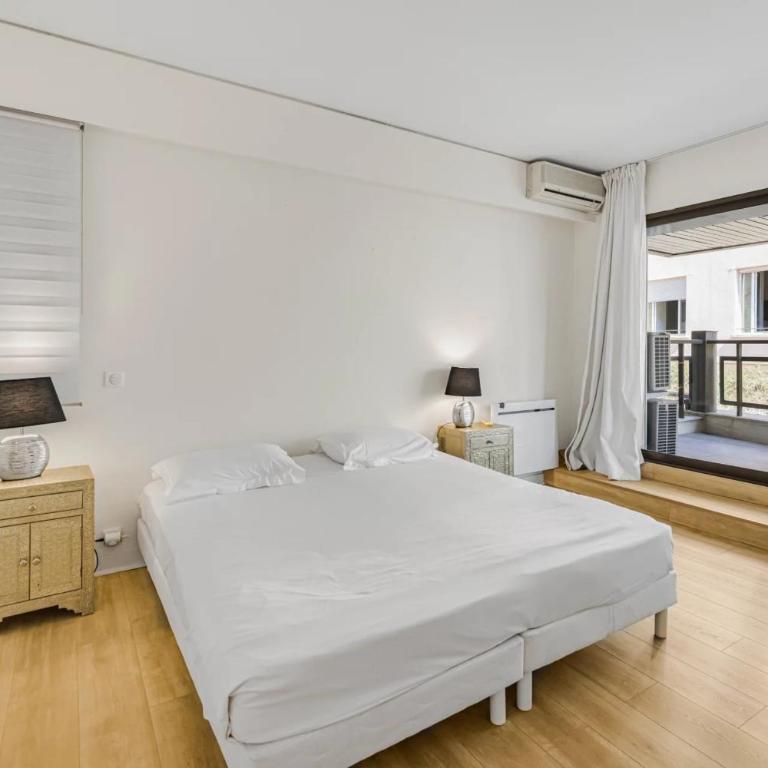 REF 1429 - Cannes Croisette - Sea view apartment for rent - Appartement - 16
