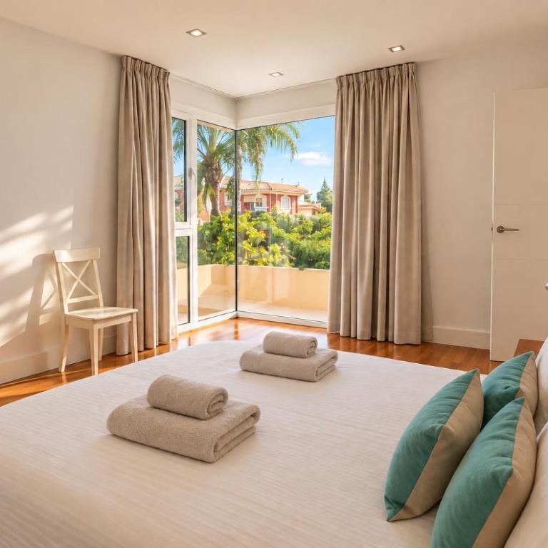 Villa Playamar para 10 Piscina privada, BBQ, parking a 10 min playa - Villa - 19