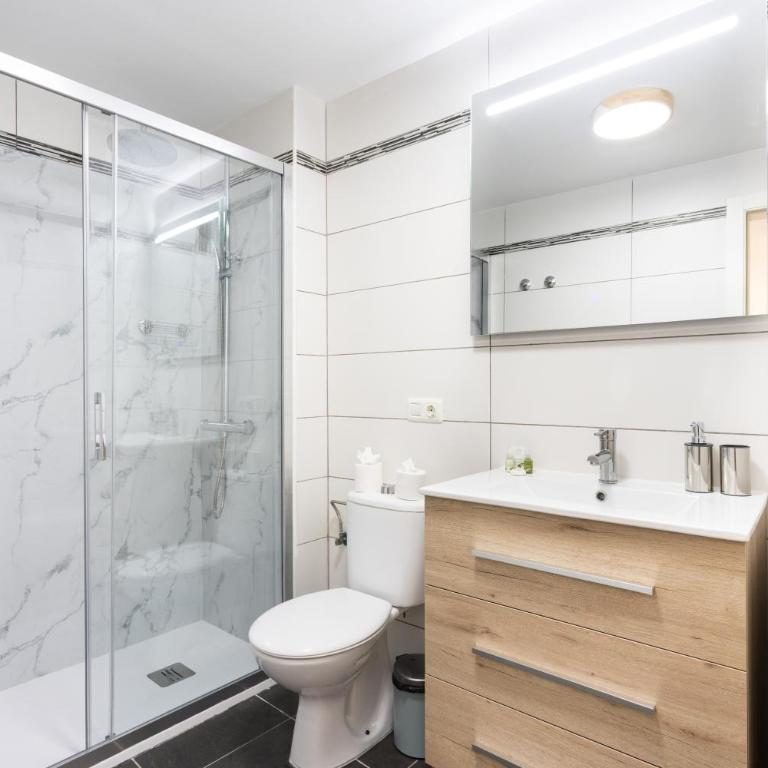 Buho Los Cristianos - Two-Bedroom Apartment with Balcony and Sea View - 29