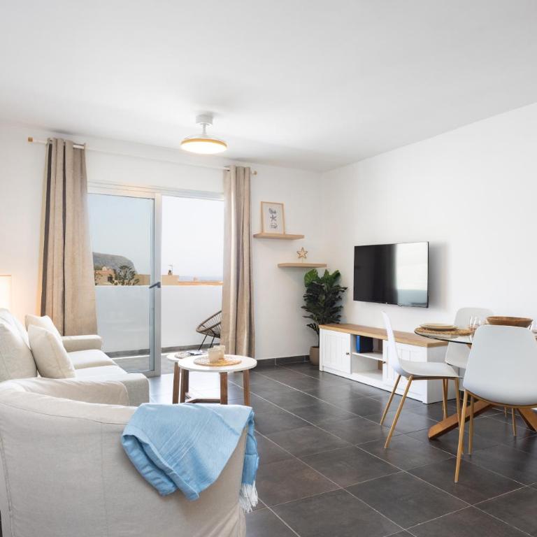 Buho Los Cristianos - Two-Bedroom Apartment with Balcony and Sea View - 30