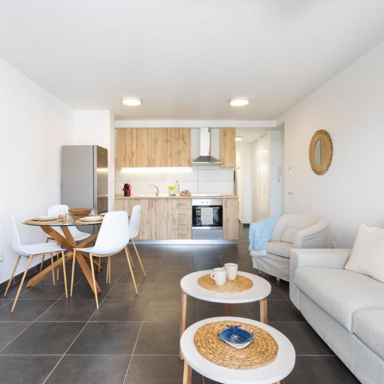 Buho Los Cristianos - Two-Bedroom Apartment with Balcony and Sea View - 33