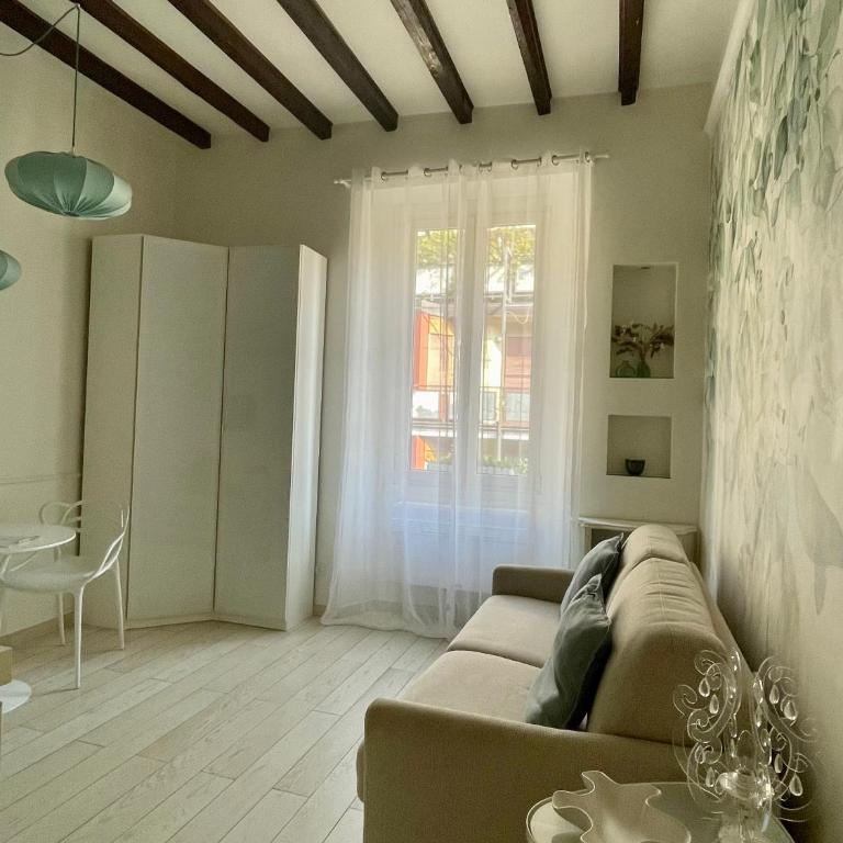 YOUnique studio flat - city center - Appartamento Monolocale - 16