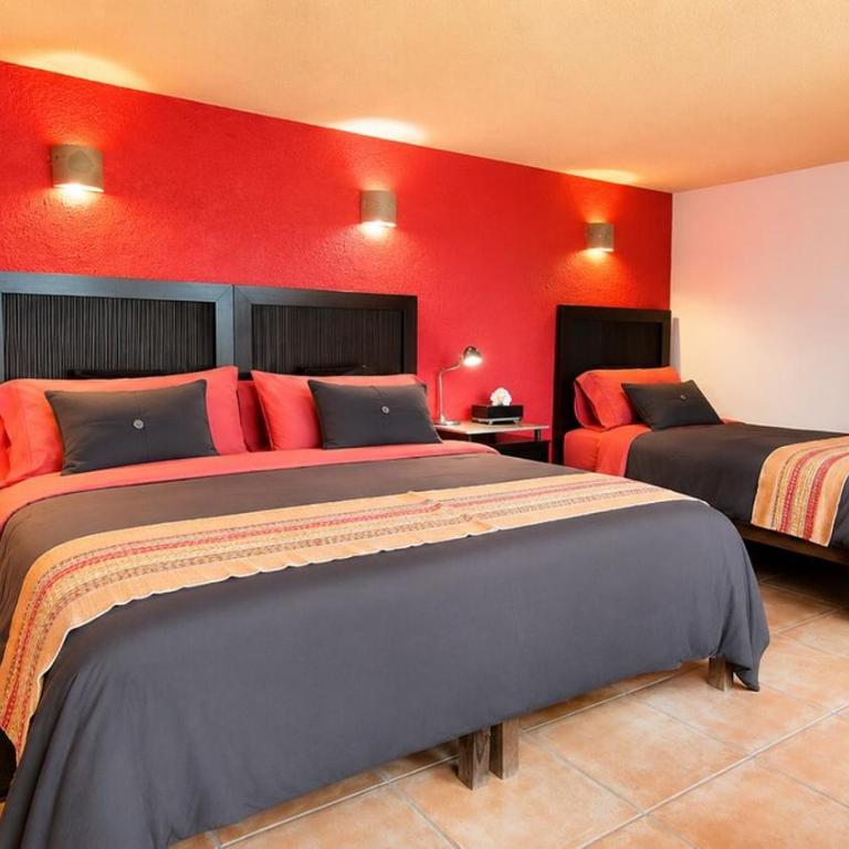 Forest Retreat Room w Hot Tub & Fireplace - Budget Double Room - 9