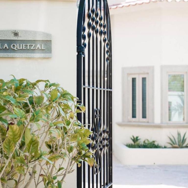 Luxury Villa Retreat, Pool and close to the beach - Ferienhaus - 15