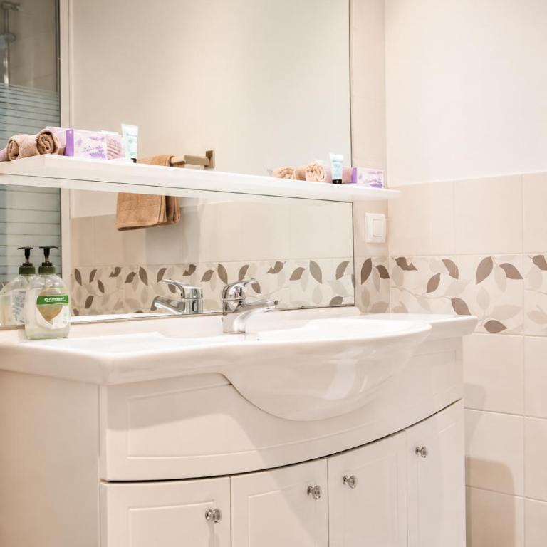 ++++ CENTRAL COSY DUPLEX ++++ A 5 MIN DES REMPARTS ET 12 MIN DE PLACE DALTON A PIEDS - Appartement 1 Chambre - 13