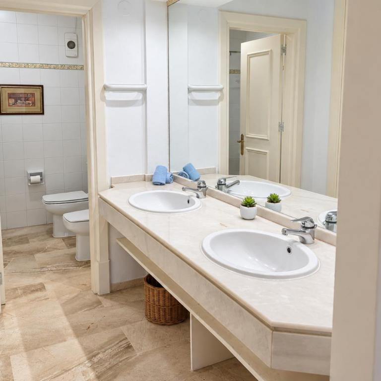 Two-Bedroom Apartment with Terrace in Nueva Andalucía - Apartamento de 2 dormitorios - 12