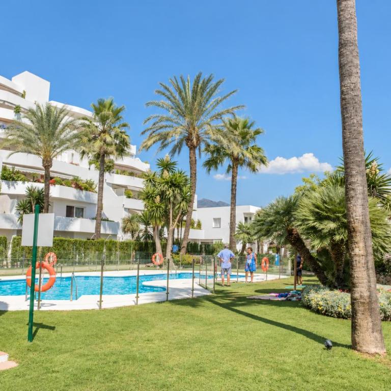 Two-Bedroom Apartment with Terrace in Nueva Andalucía - Apartamento de 2 dormitorios - 3
