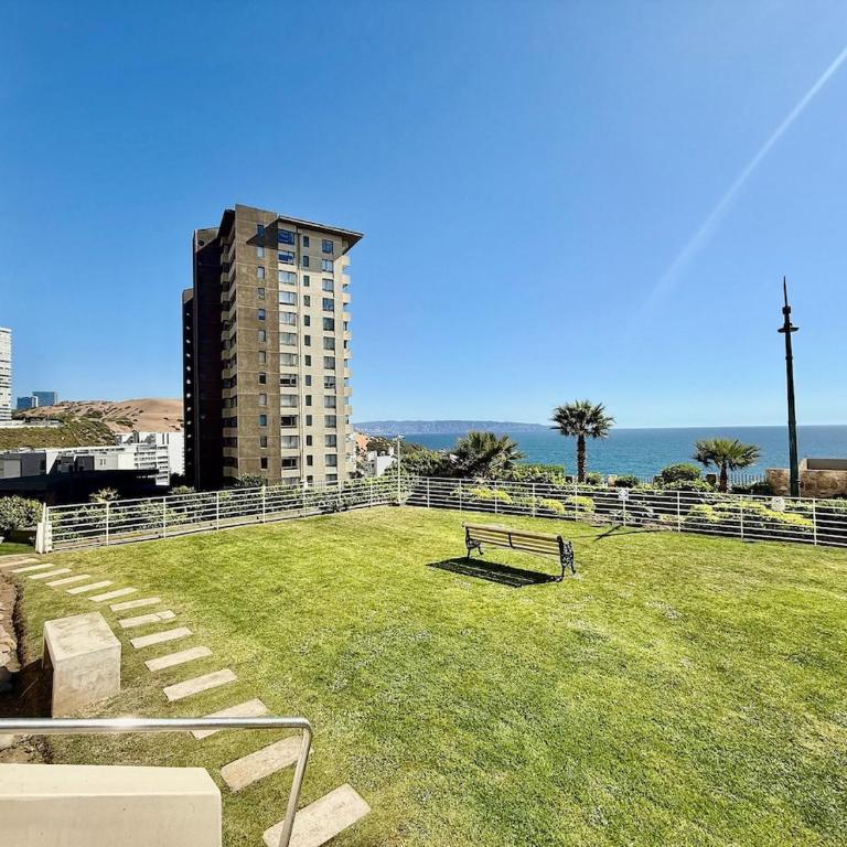 Spacious Apartment, Beautiful Decor and Ocean View - Apartment - 47
