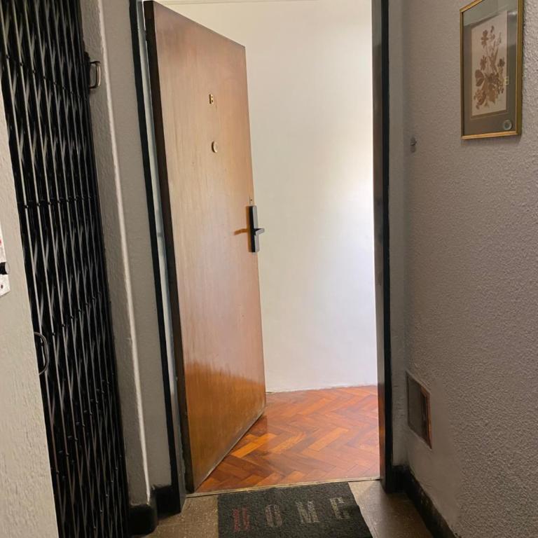 Tia Apartment/Retiro 4 amb, cerca Teatro Colon - Two-Bedroom Apartment - 2
