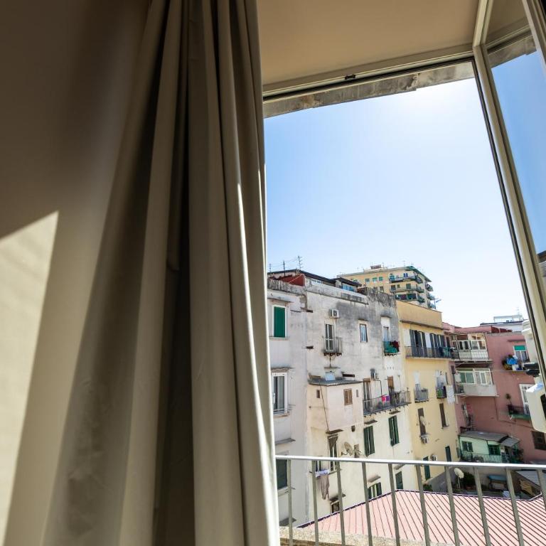 O Miracolo Napoli - Camera King con Balcone - 15
