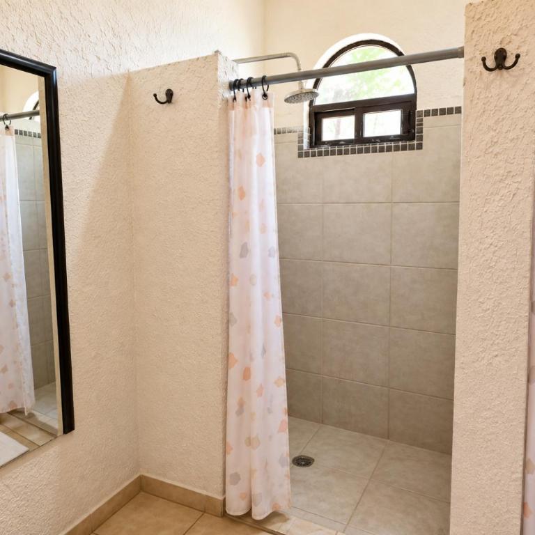 Sun Caribbean Playa del Carmen - Caribbean Room shared bathroom - 7