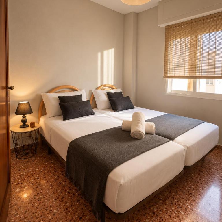 Central Home Coliving - vive en la zona de moda del centro de Valencia - Twin Room - 4