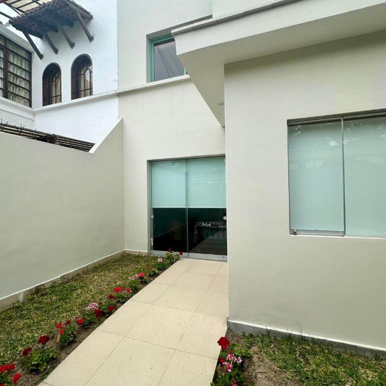 House in Miraflores near Larcomar 2 floors - Casa de 4 dormitorios - 51