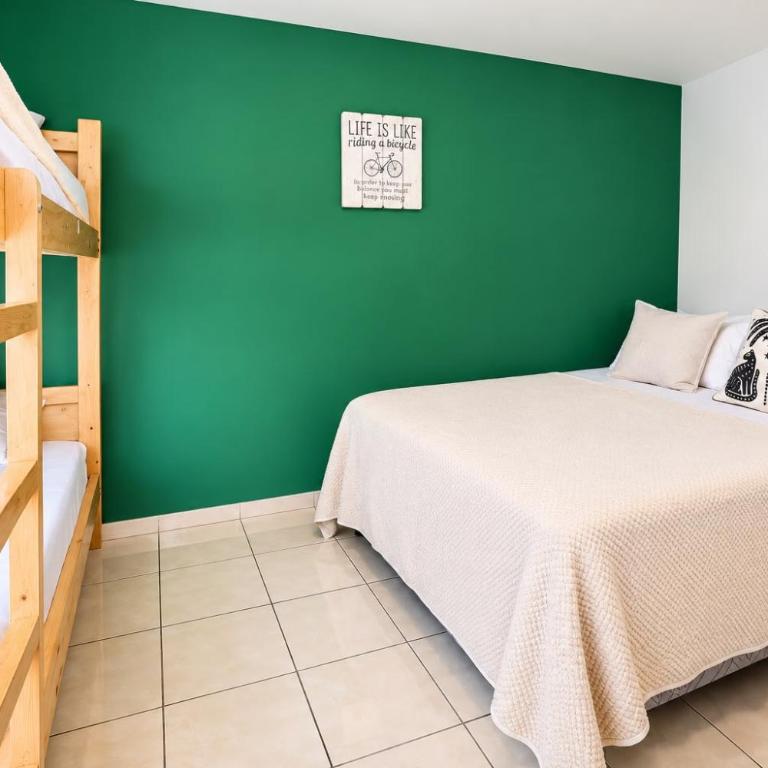 Town Apartment with terrace 4 bedrooms 3 baths - Apartamento - 9