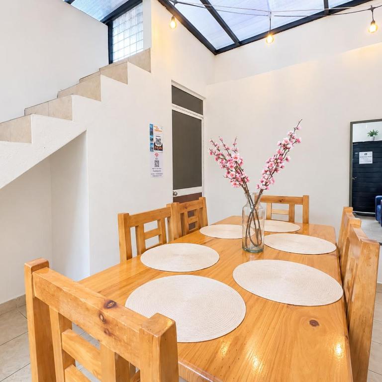 Town Apartment with terrace 4 bedrooms 3 baths - Apartamento - 3