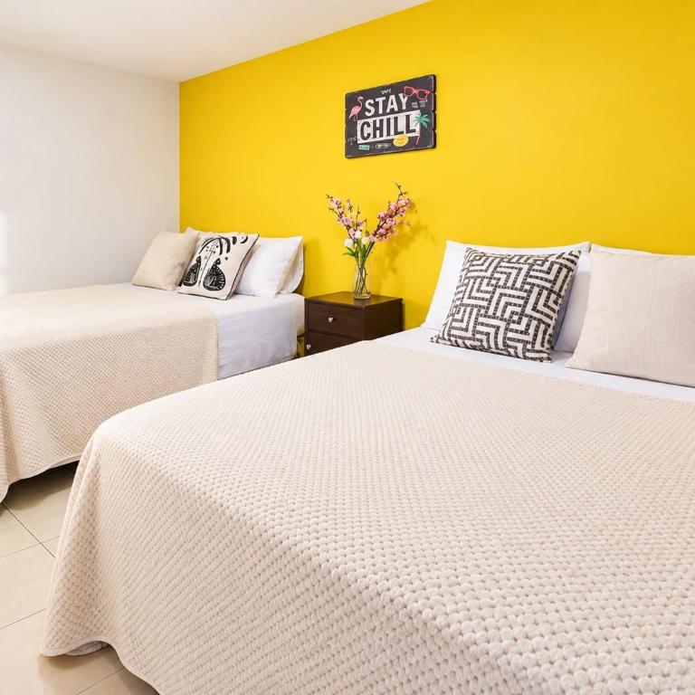 Town Apartment with terrace 4 bedrooms 3 baths - Apartamento - 12