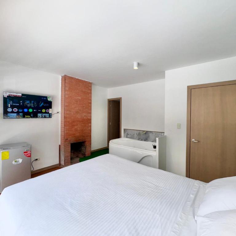 Plaza Nomad, Urban Rooms and Suites private jacuzzi Quito La Carolina - Deluxe Room - 3