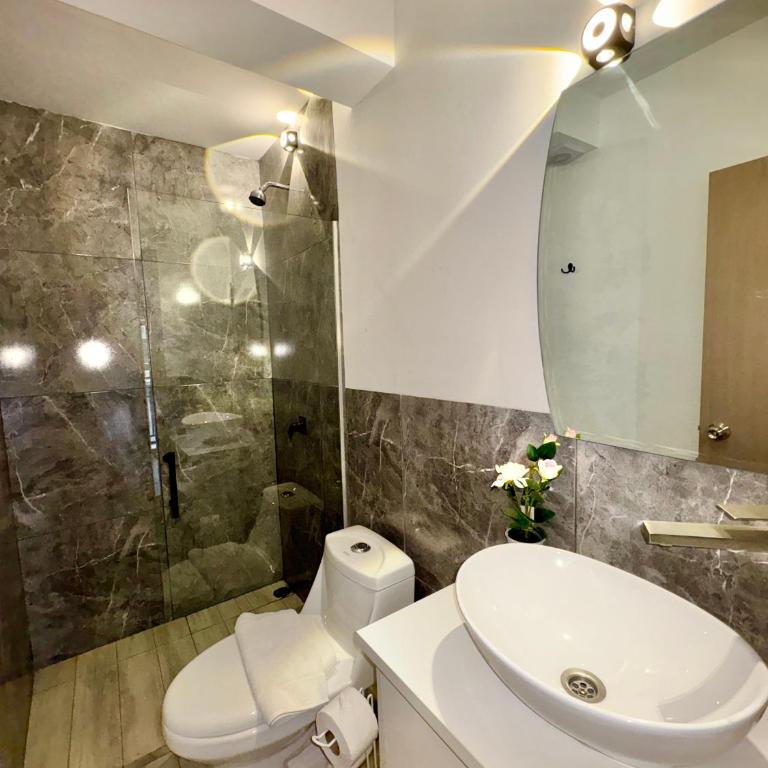 Plaza Nomad, Urban Rooms and Suites private jacuzzi Quito La Carolina - Deluxe Room - 6
