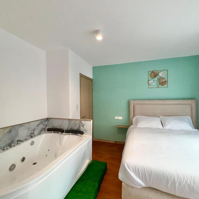 Plaza Nomad, Urban Rooms and Suites private jacuzzi Quito La Carolina - Deluxe Room - 8