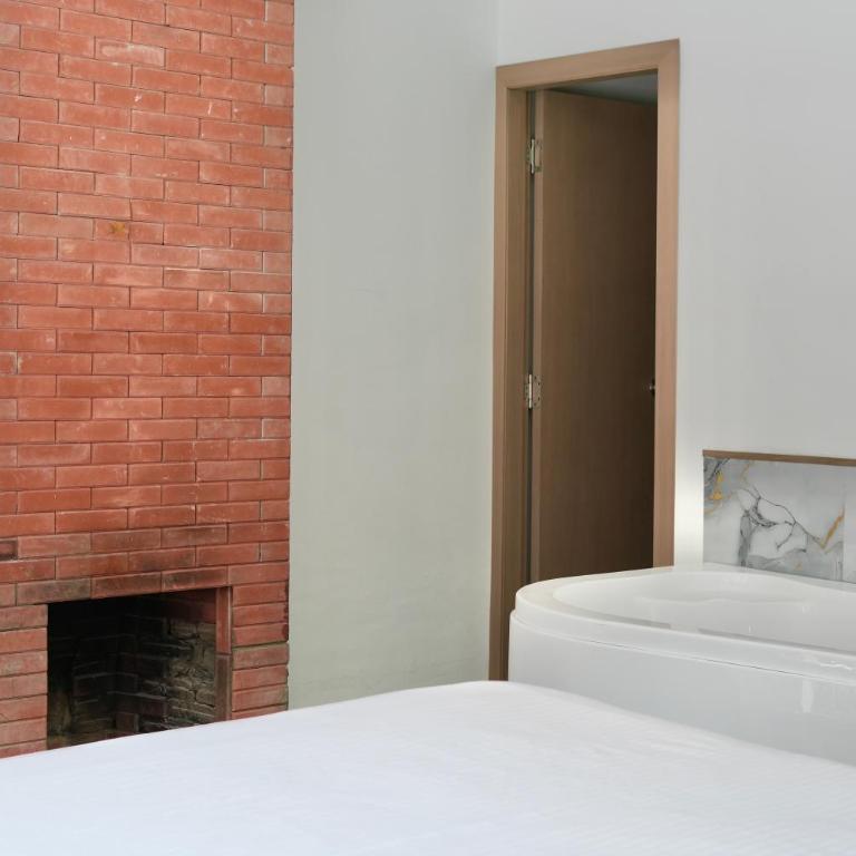 Plaza Nomad, Urban Rooms and Suites private jacuzzi Quito La Carolina - Deluxe Room - 10