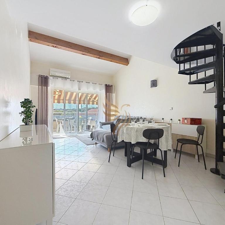 1547 Privilege - 4 pers wifi vue mer piscine garage - Apartamento de 2 dormitorios con vistas al mar - 10