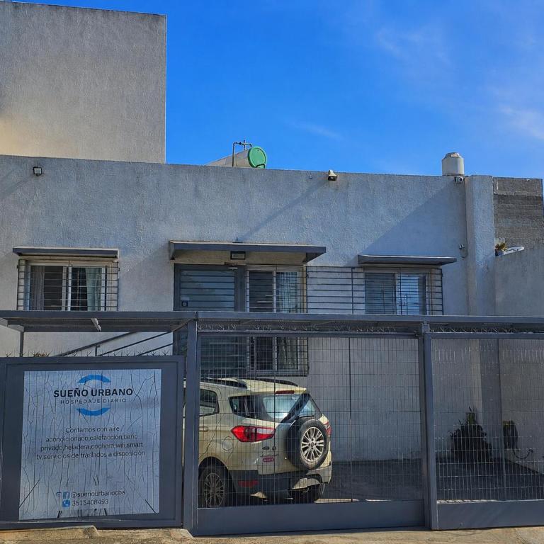 Hospedaje SUEÑO URBANO - Habitación Doble con baño privado - 1 o 2 camas - 28