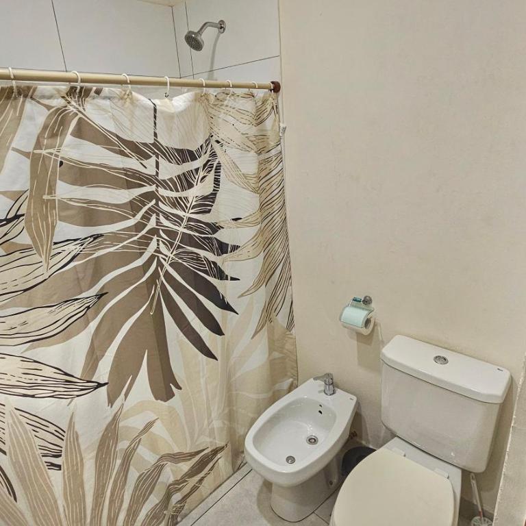 Hospedaje SUEÑO URBANO - Habitación Doble con baño privado - 1 o 2 camas - 40
