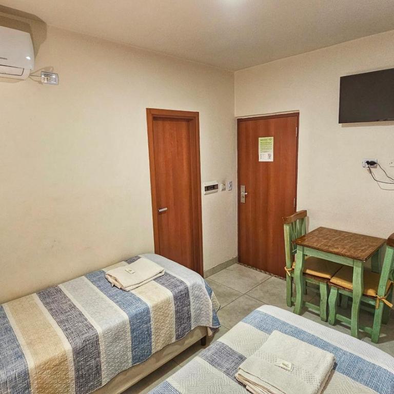 Hospedaje SUEÑO URBANO - Habitación Doble con baño privado - 1 o 2 camas - 38
