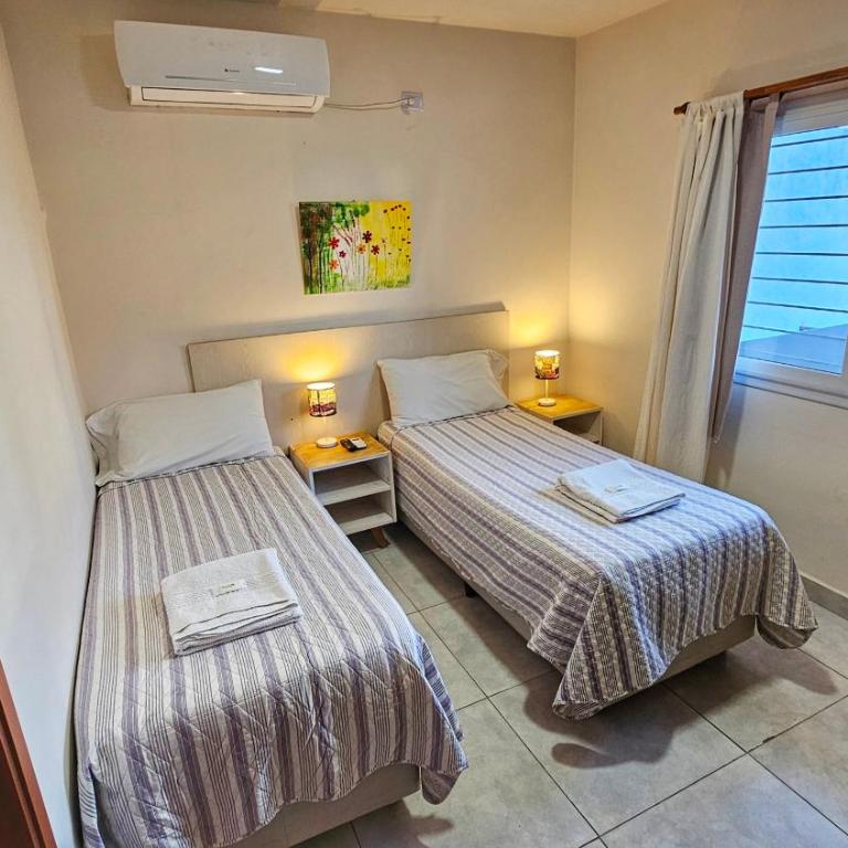 Hospedaje SUEÑO URBANO - Habitación Doble con baño privado - 1 o 2 camas - 36