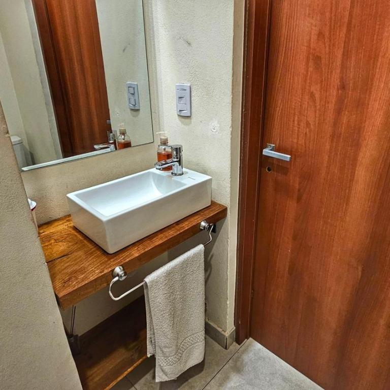 Hospedaje SUEÑO URBANO - Habitación Doble con baño privado - 1 o 2 camas - 47