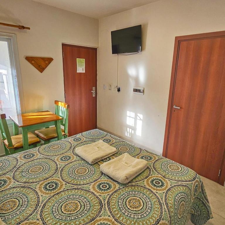 Hospedaje SUEÑO URBANO - Habitación Doble con baño privado - 1 o 2 camas - 55