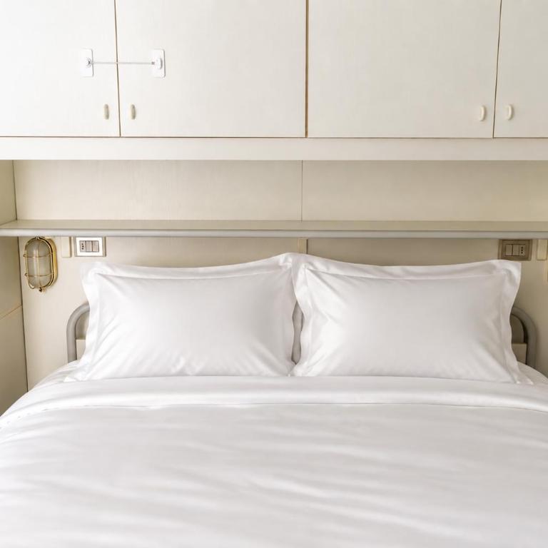 Stresa Apartament V - 100 metres to ferry with private garage - Appartamento con 1 Camera da Letto - 15